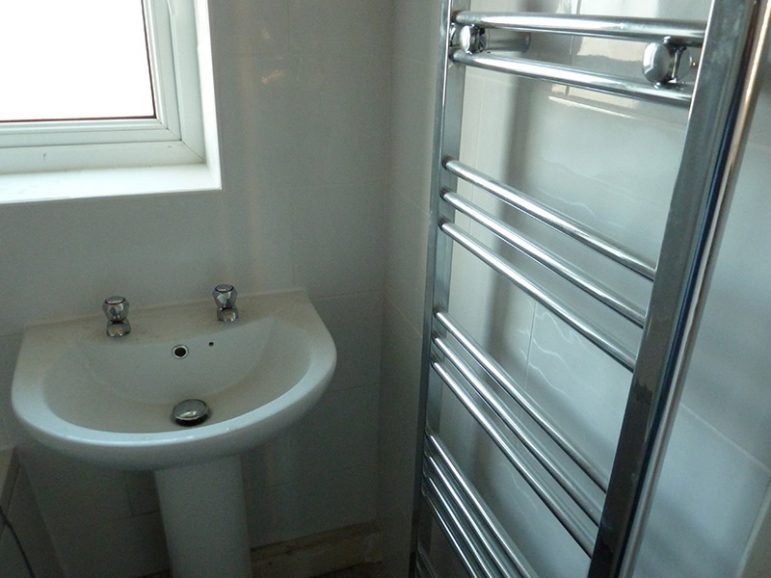 jobs_2016-bury_alder40_bath-view2-after